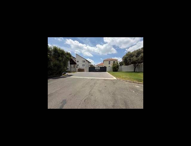 3 BEDROOM APARTMENT FOR SALE IN SUNNINGHILL